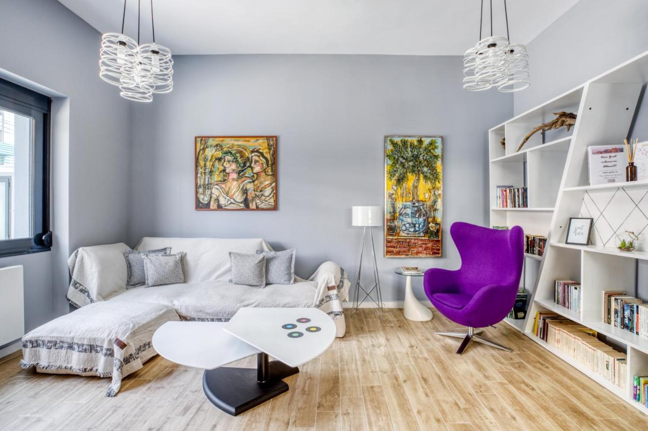 Spacious Flat With Courtyard And Private Parking! Apartment Athens