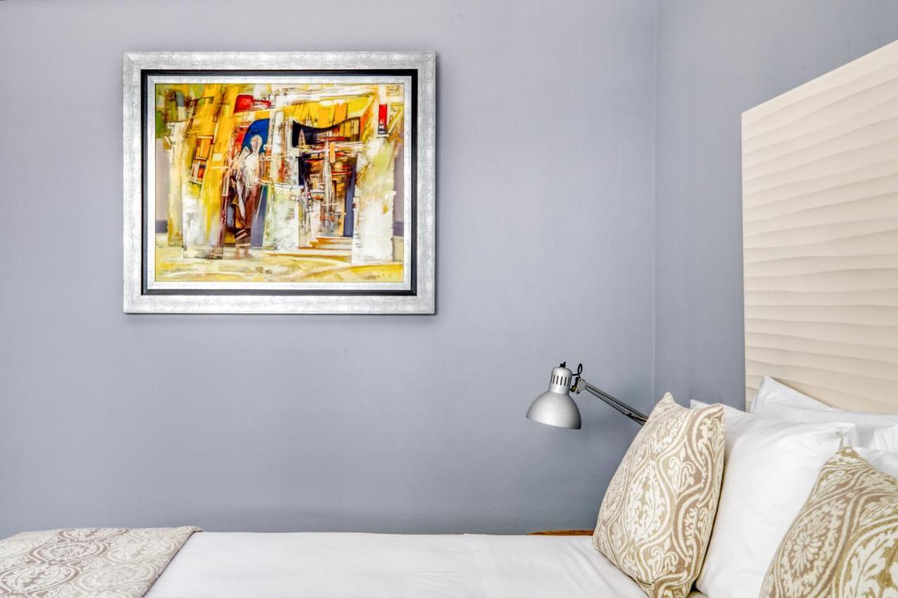 Spacious Flat With Courtyard And Private Parking! Apartment Athens