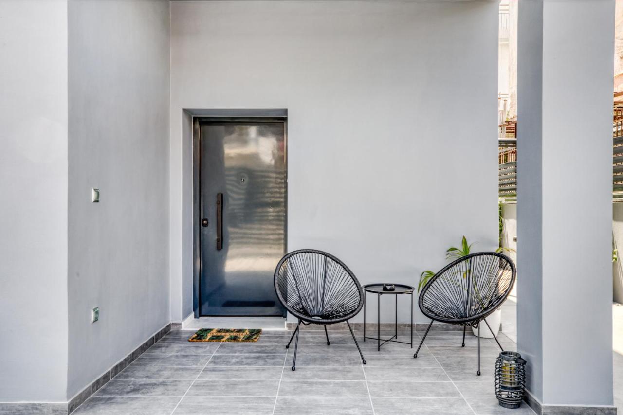 Spacious Flat With Courtyard And Private Parking! *