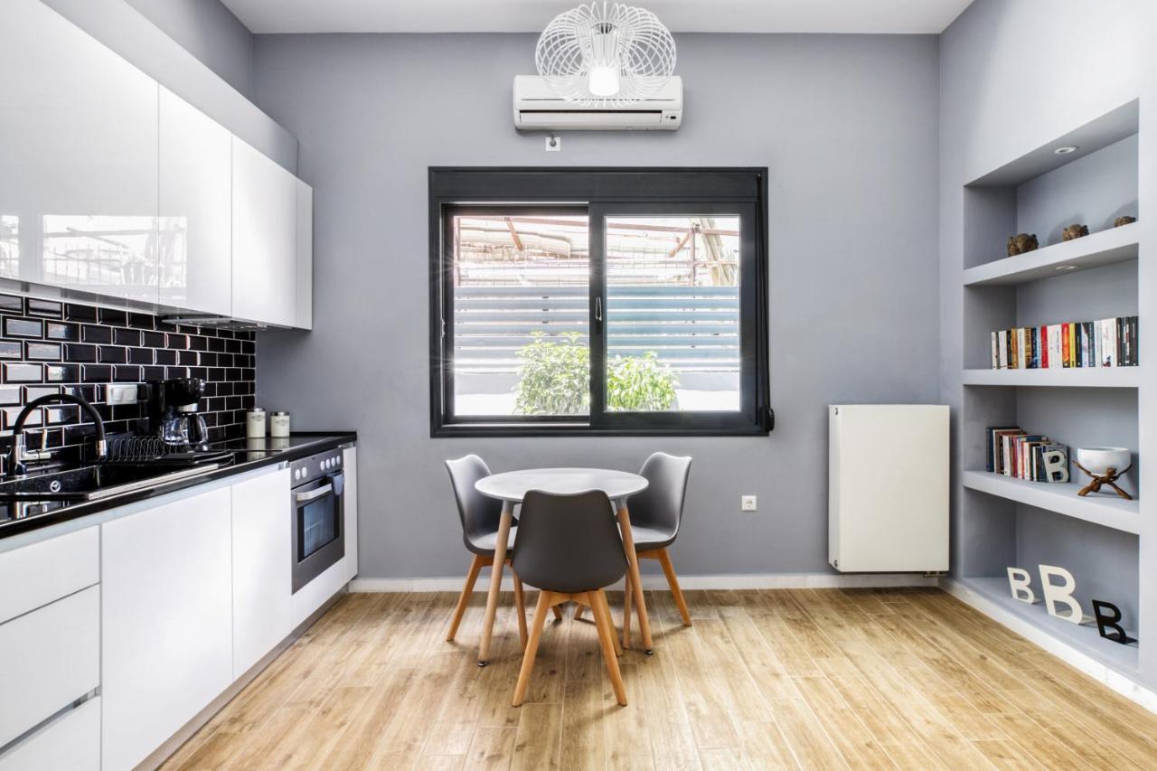 Spacious Flat With Courtyard And Private Parking! * Athens