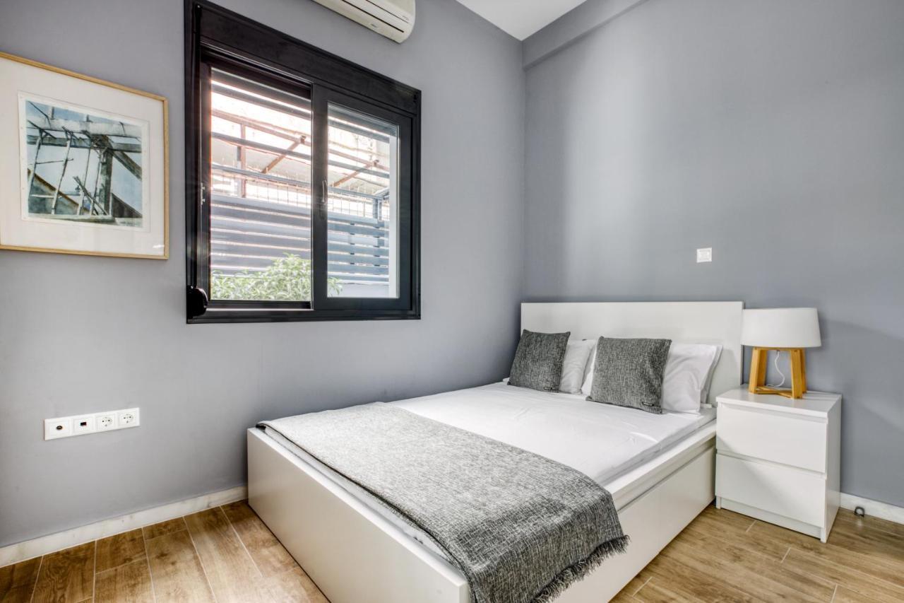 Apartment Spacious Flat With Courtyard And Private Parking! *
