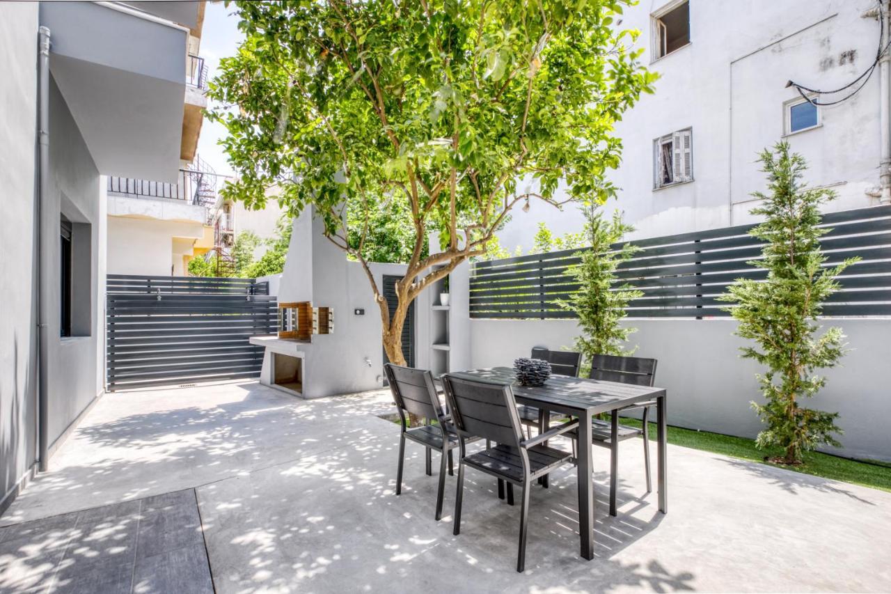 Apartment Spacious Flat With Courtyard And Private Parking! Athens