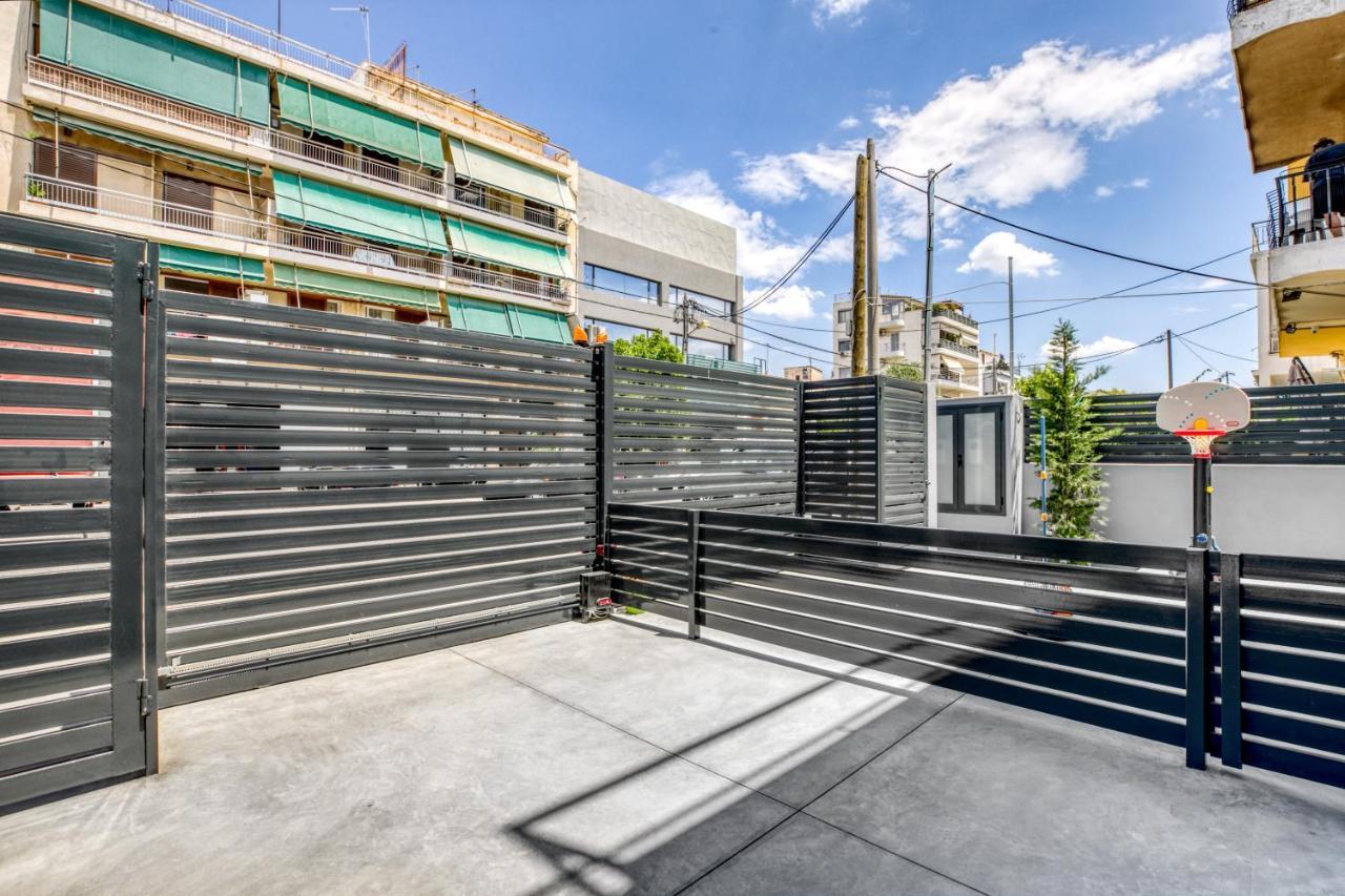 Apartment Spacious Flat With Courtyard And Private Parking! Athen